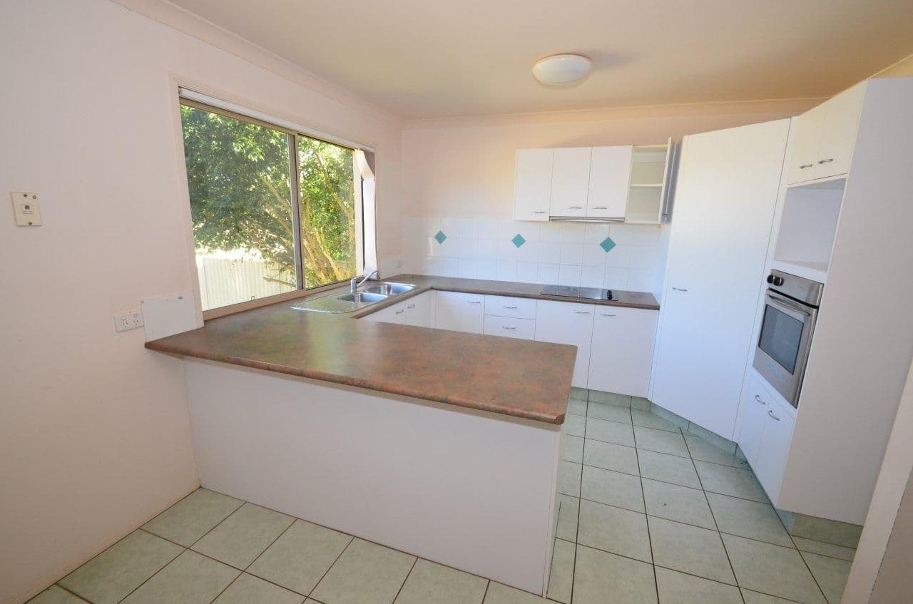 24 Tee Trees Boulevard, ARUNDEL QLD 4214, Arundel - Thumbnail 3