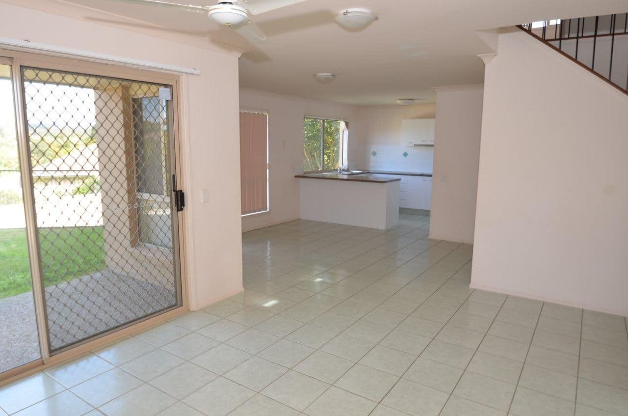 24 Tee Trees Boulevard, ARUNDEL QLD 4214, Arundel - Thumbnail 6