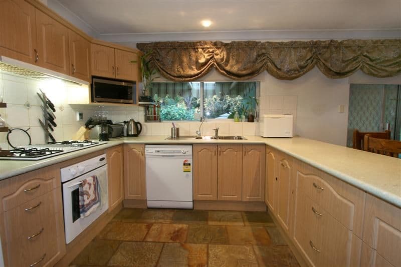 21 Booralie Way, MAIDA VALE WA 6057, Maida Vale - Thumbnail 2