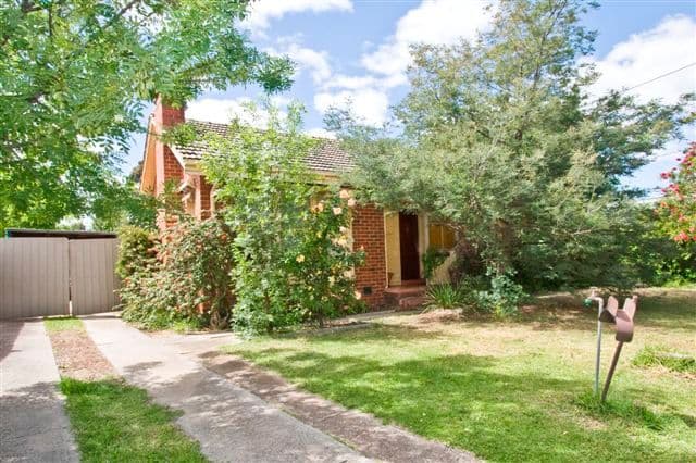 4 Ambon Court, HEIDELBERG WEST VIC 3081, Heidelberg West - Image 1