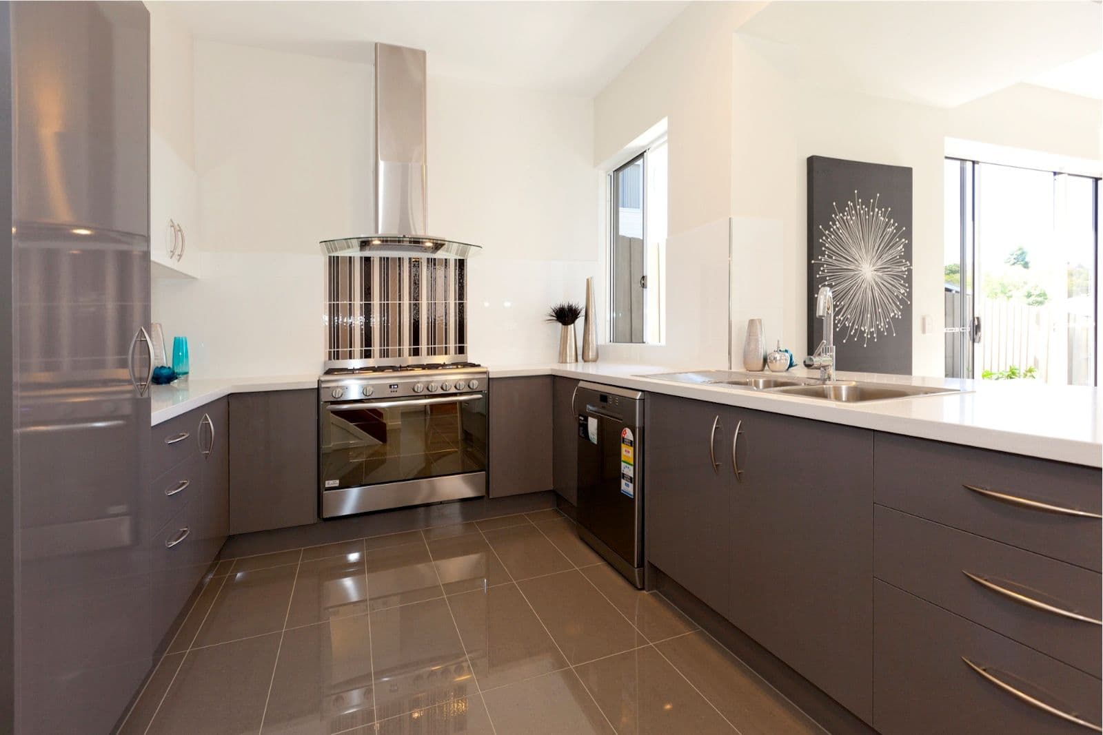 24 Bindaree Street, GREENSLOPES QLD 4120, Greenslopes - Thumbnail 5