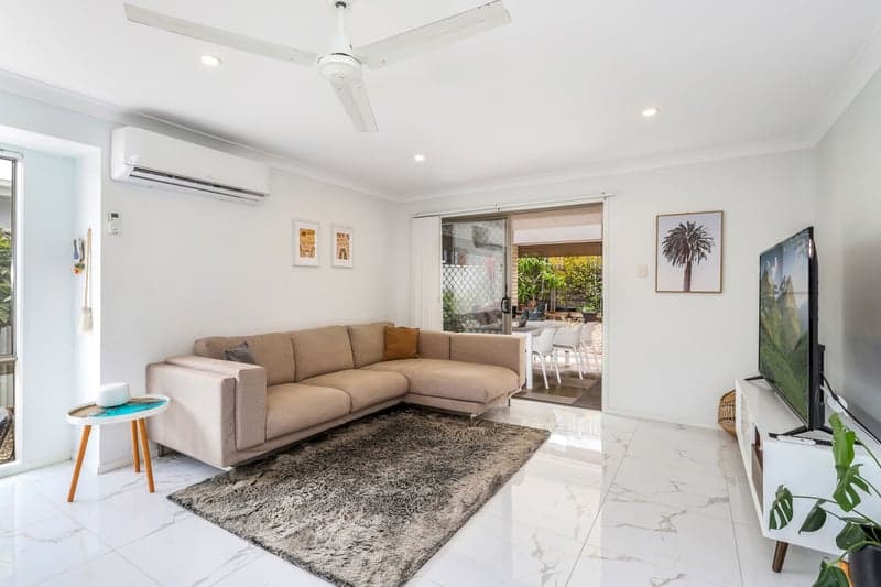 27 Riverstone Crescent, Little Mountain - Thumbnail 3