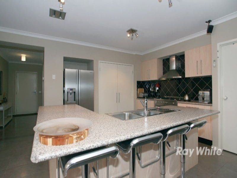 5 Carmody Court, CRANBOURNE VIC 3977, Cranbourne - Thumbnail 8
