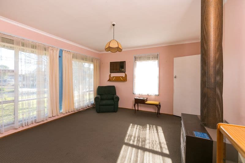 6 Finch Avenue, California Gully VIC 3556, California Gully - Thumbnail 2