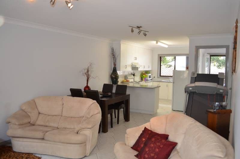 7 Nothling Street, GLADSTONE QLD 4680, Gladstone - Thumbnail 2