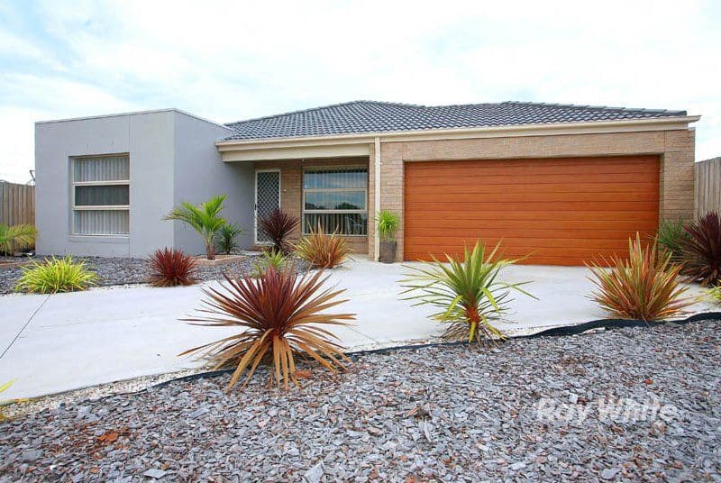 14 Bellbrae Crescent, CRANBOURNE VIC 3977, Cranbourne West - Thumbnail 2