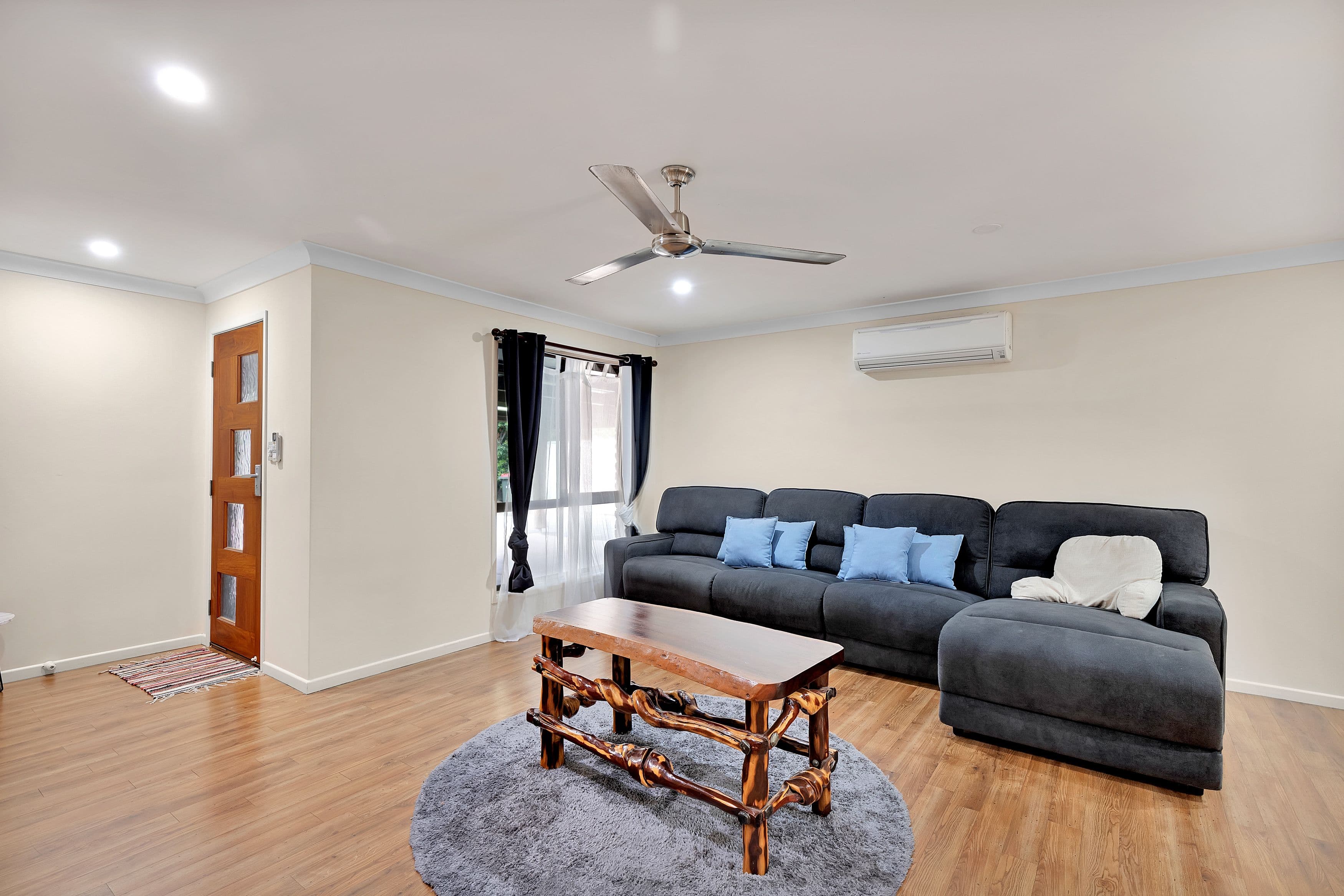 51 Loch Street, Emerald QLD 4720, Emerald - Thumbnail 6