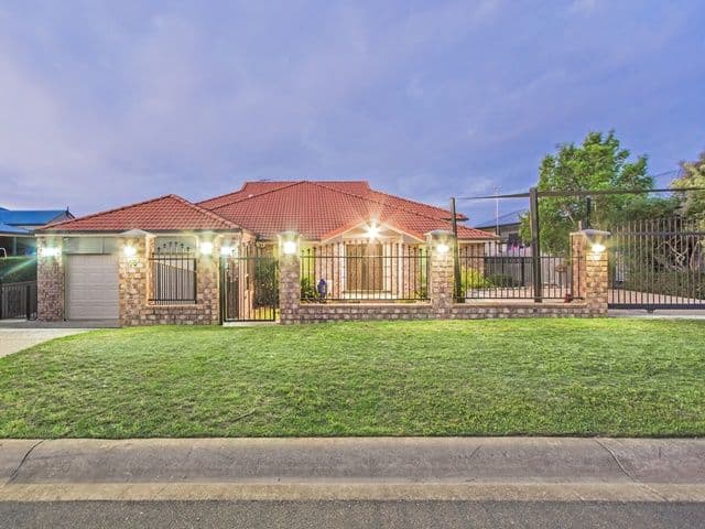 13 Sir Charles Holm Drive, ORMEAU QLD 4208, Ormeau Hills - Thumbnail 2