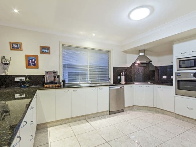 13 Sir Charles Holm Drive, ORMEAU QLD 4208, Ormeau Hills - Thumbnail 4