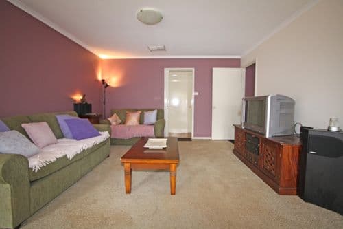 2 John Dwyer Crescent, BUNGENDORE NSW 2621, Bungendore - Thumbnail 3