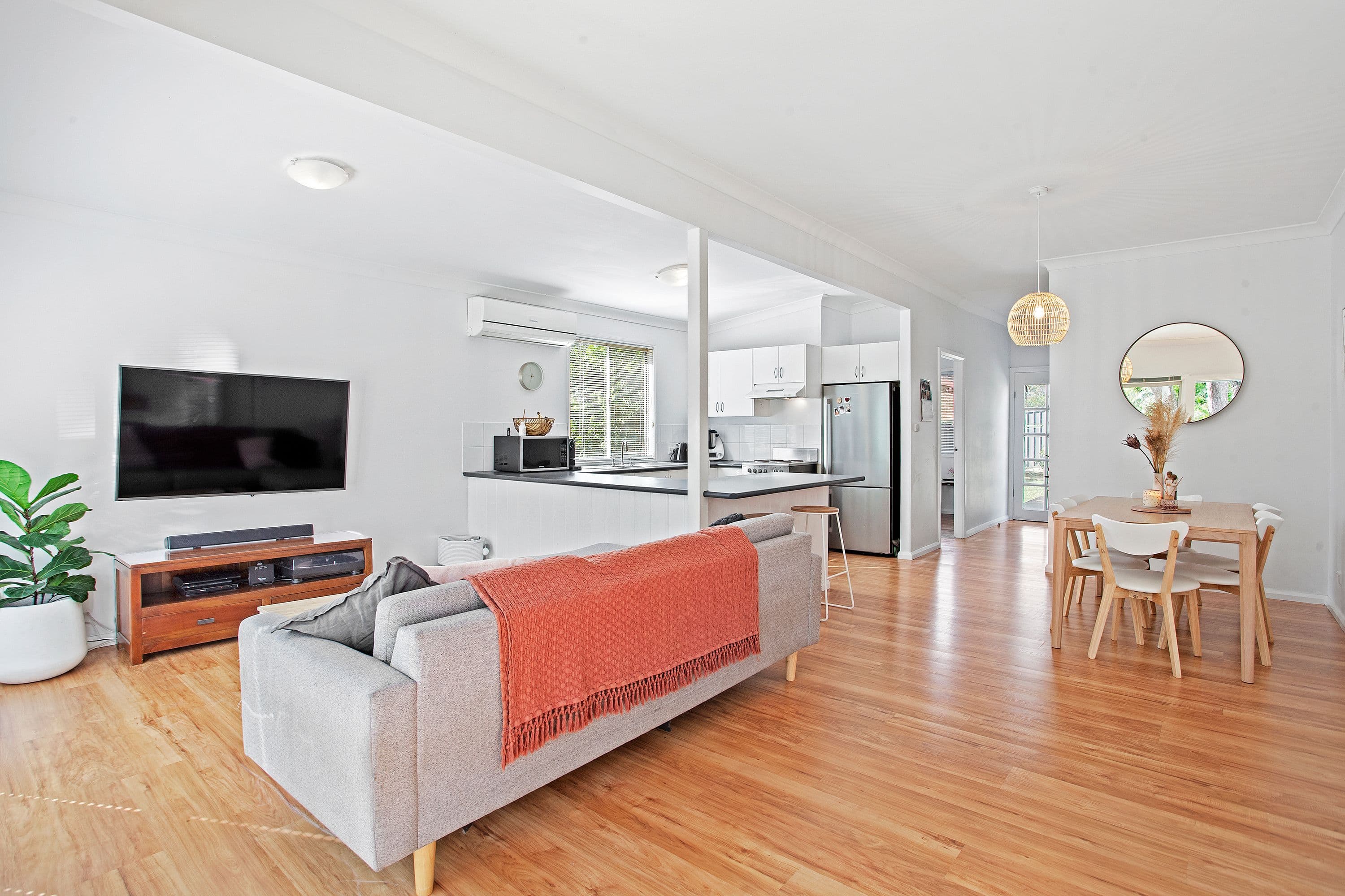 17 Judith Anne Drive, Berkeley Vale NSW 2261, Berkeley Vale - Thumbnail 2