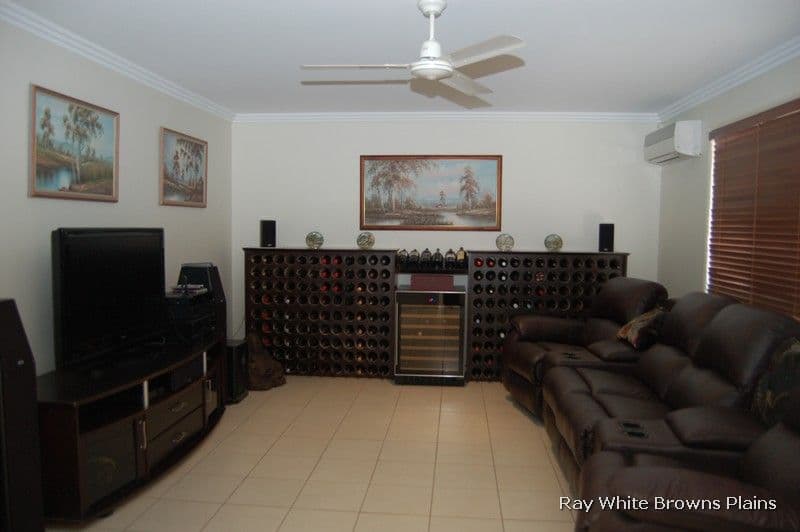 7 Crescendo Place, CRESTMEAD QLD 4132, Crestmead - Thumbnail 2