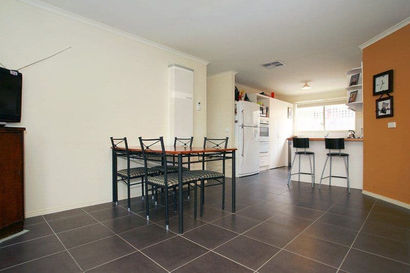 29 Bellbrae Crescent, CRANBOURNE VIC 3977, Cranbourne West - Thumbnail 3