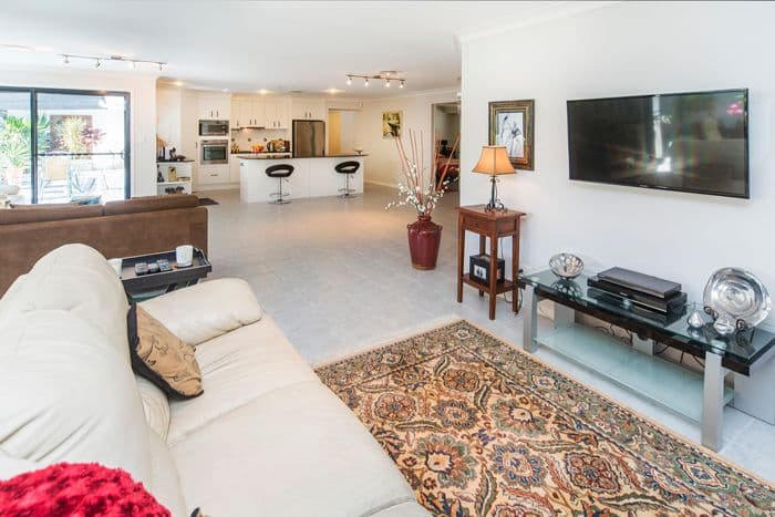 1 Calmwater Crescent, Helensvale QLD 4212, Helensvale - Thumbnail 3