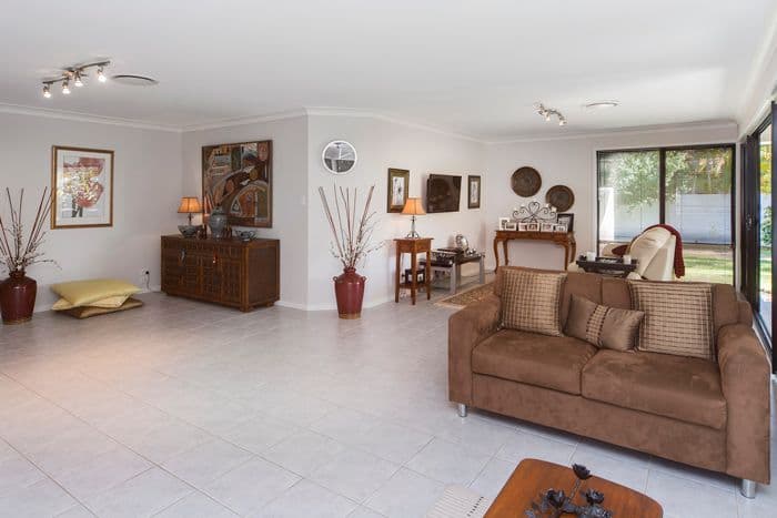 1 Calmwater Crescent, Helensvale QLD 4212, Helensvale - Thumbnail 5