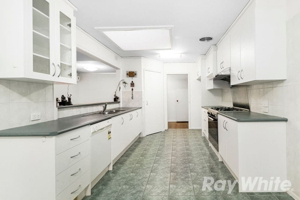 129 View Mount Road, Glen Waverley VIC 3150, Glen Waverley - Thumbnail 4