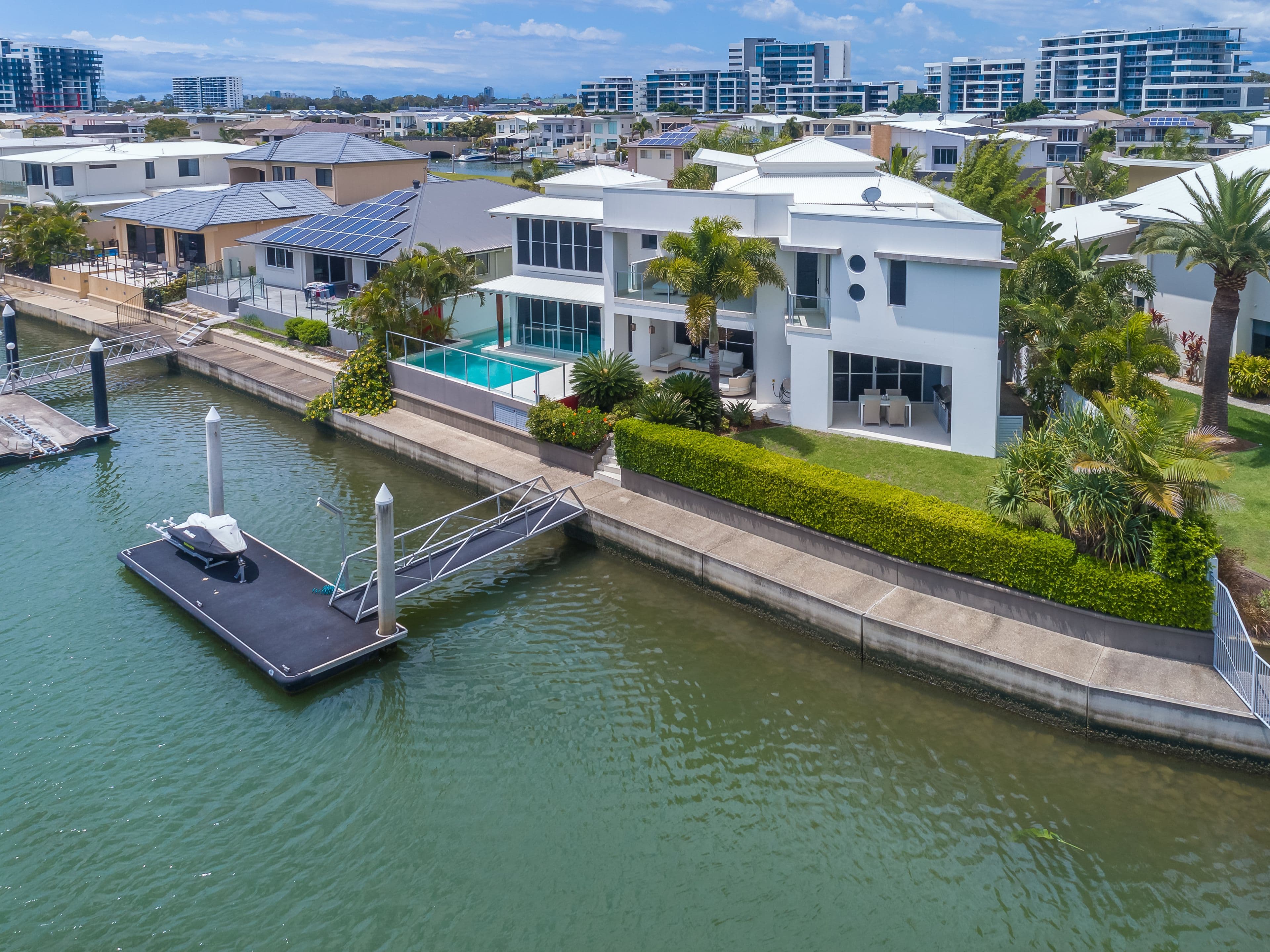 26 Middle Quay Drive, Biggera Waters QLD 4216, Biggera Waters - Thumbnail 2