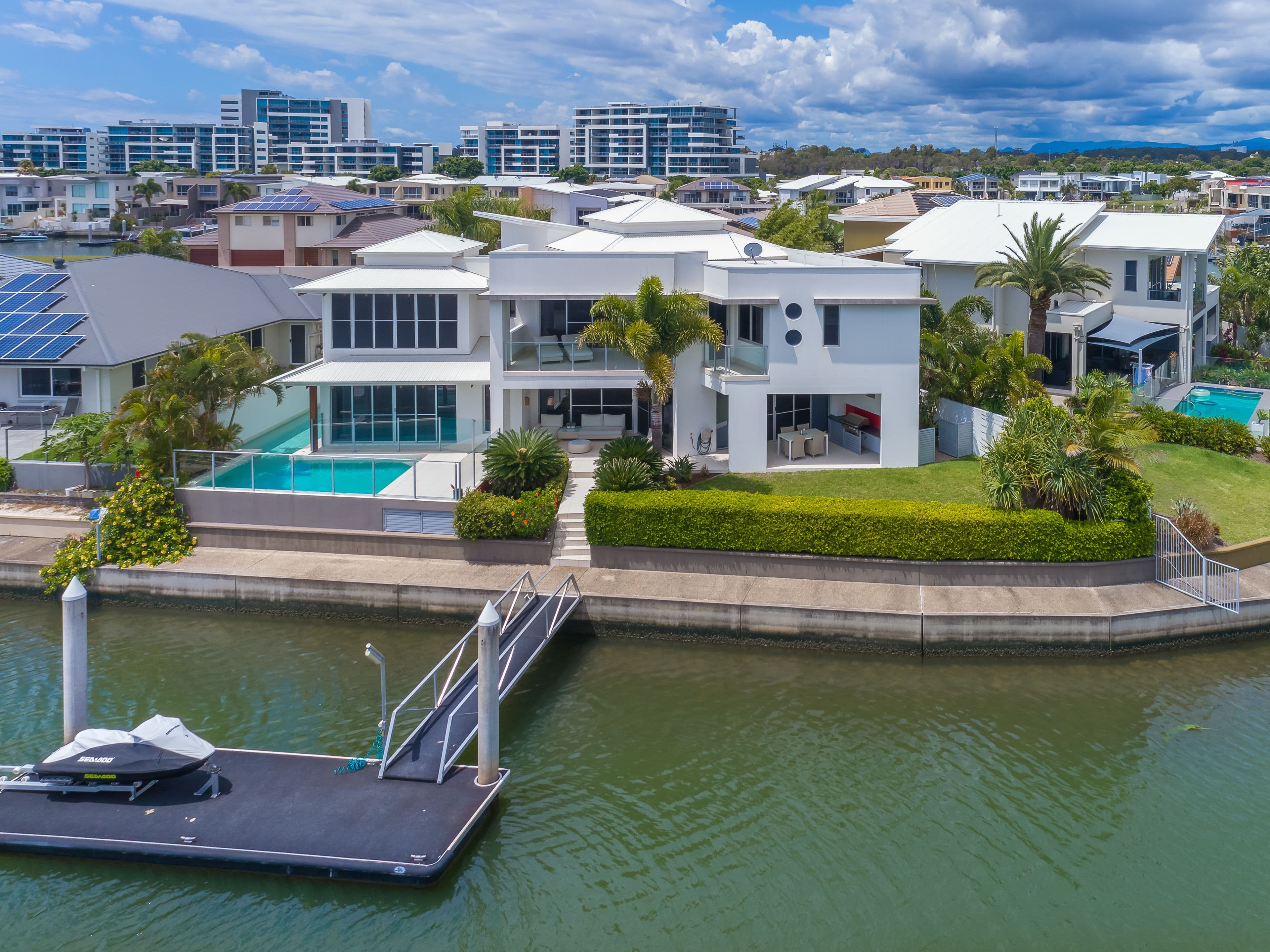 26 Middle Quay Drive, Biggera Waters QLD 4216, Biggera Waters - Thumbnail 3