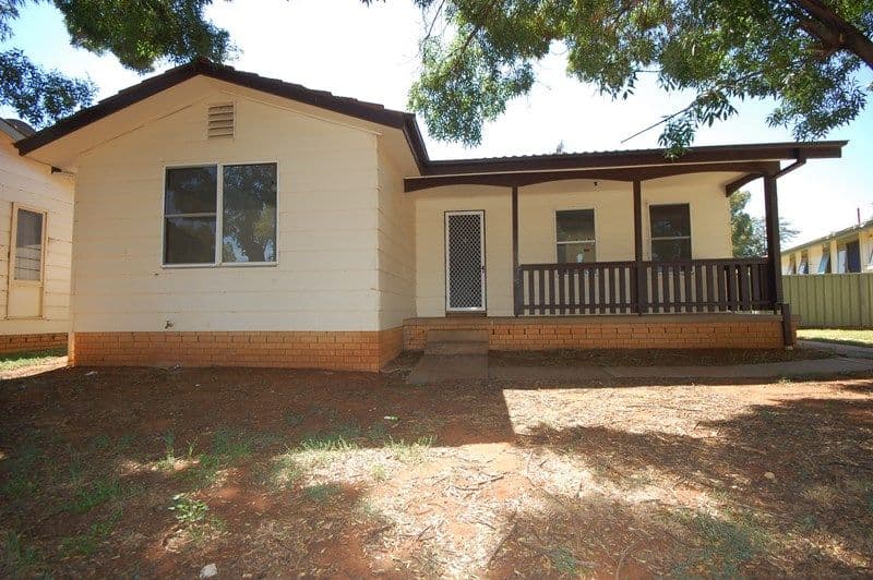 9 McKern Place, GRIFFITH NSW 2680, Griffith - Image 1