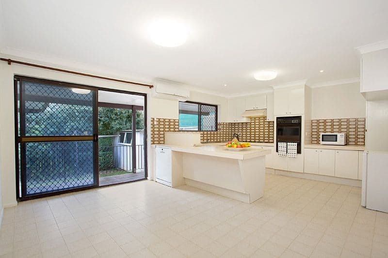 4 Dalwood Street, CARSELDINE QLD 4034, Carseldine - Thumbnail 3