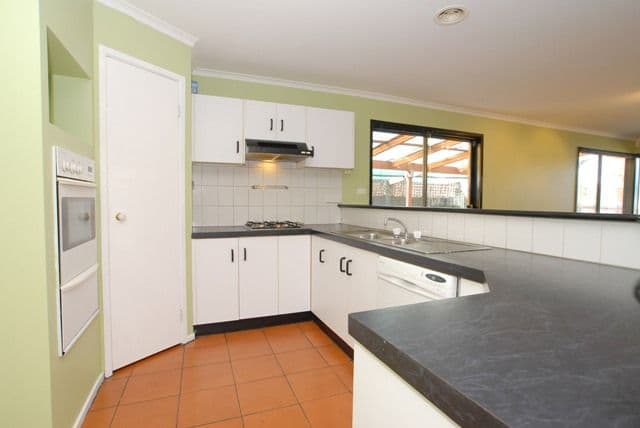 19 Medina Drive, HOPPERS CROSSING VIC 3029, Hoppers Crossing - Thumbnail 3