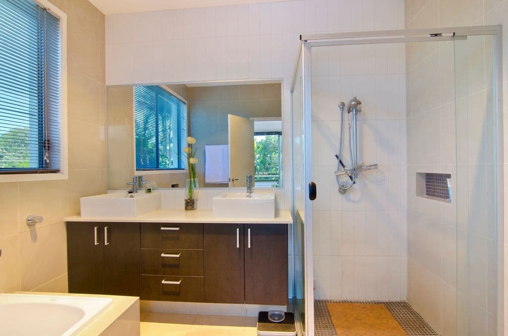 24 Sarawak Avenue, PALM BEACH QLD 4221, Palm Beach - Thumbnail 5