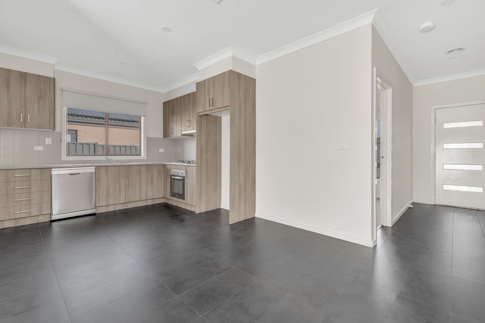8 Rous Street, Wyndham Vale VIC 3024, Wyndham Vale - Thumbnail 3
