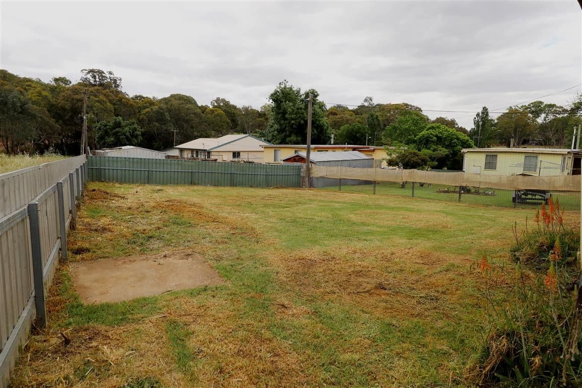 32 Kinred Street, Tumut - Thumbnail 2