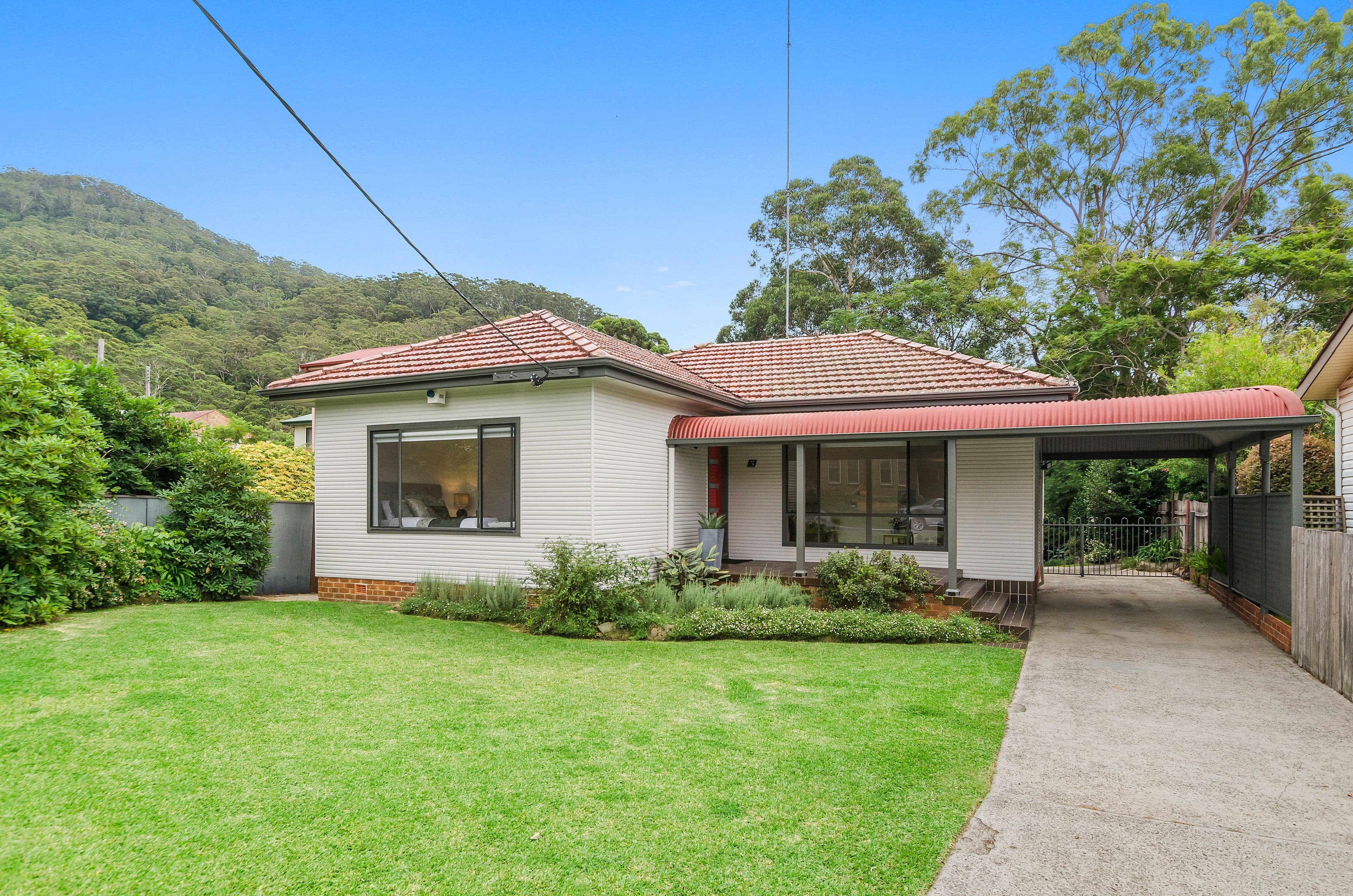3 Cresting Avenue, Corrimal - Image 1
