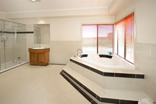 6 Denison Place, ROXBURGH PARK VIC 3064, Roxburgh Park - Thumbnail 5