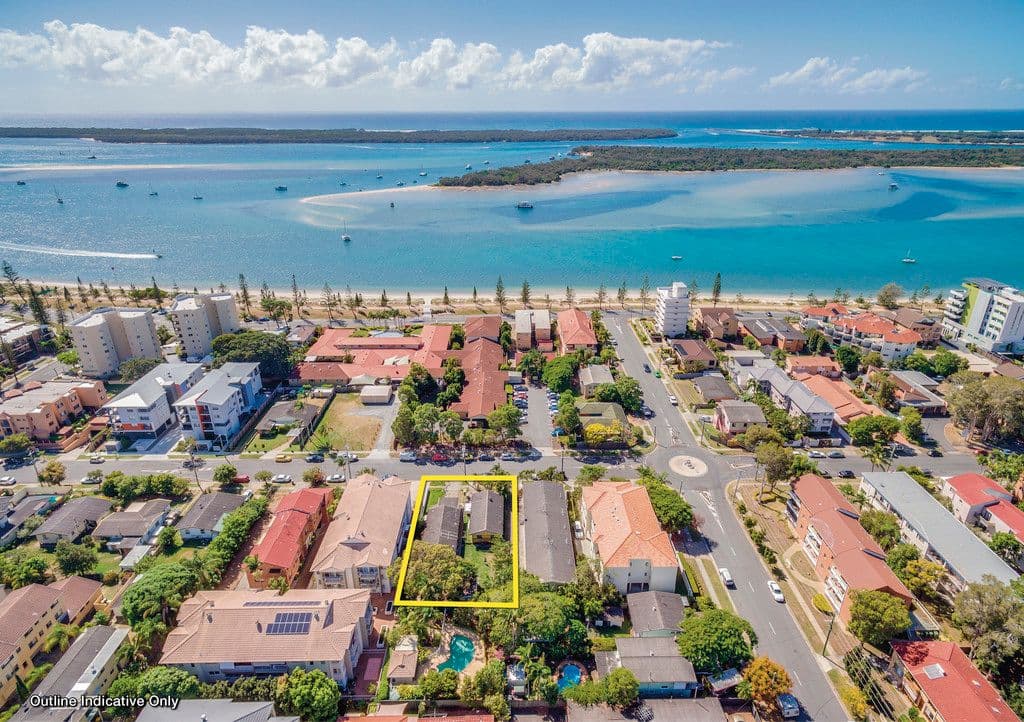 68 and 70 Brighton Street, Biggera Waters QLD 4216, Biggera Waters - Thumbnail 3