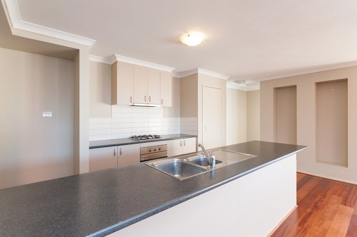 17 Millstream Pass, CRAIGIEBURN VIC 3064, Craigieburn - Thumbnail 3