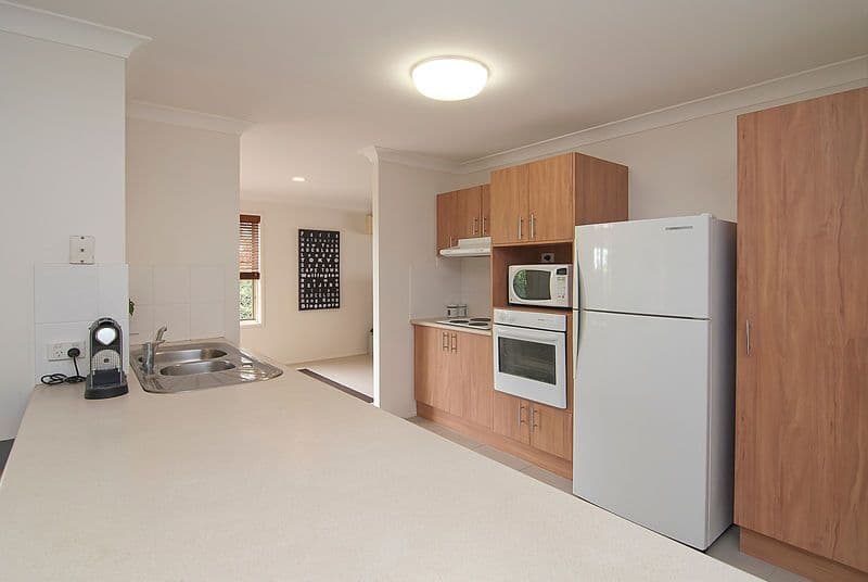 57 Sunflower Crescent, CALAMVALE QLD 4116, Calamvale - Thumbnail 4