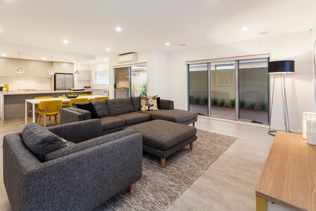 16 Eleanor Drive, Lucas VIC 3350, Lucas - Thumbnail 2