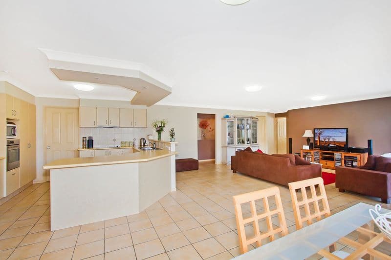 16 Grassmere Court, BANORA POINT NSW 2486, Banora Point - Thumbnail 2