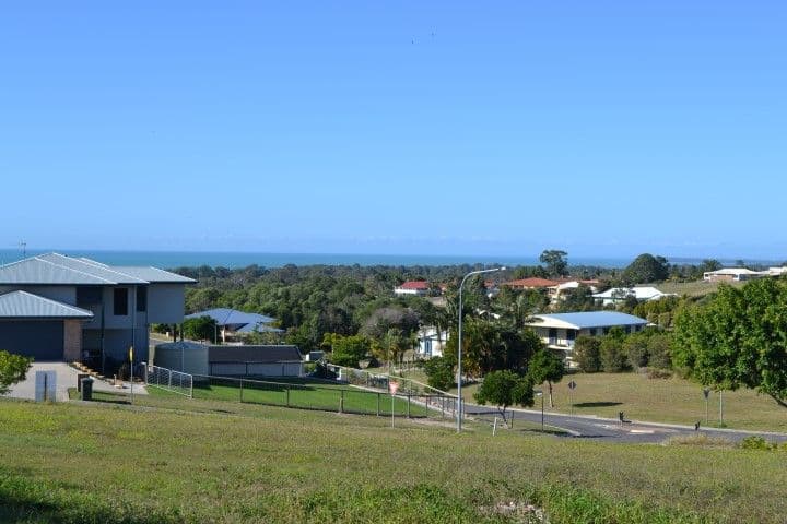 18 Highview Drive, CRAIGNISH QLD 4655, Craignish - Thumbnail 2