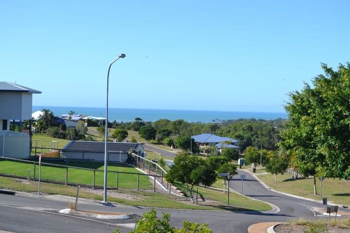 18 Highview Drive, CRAIGNISH QLD 4655, Craignish - Thumbnail 6