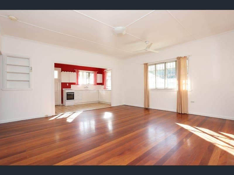 35 Gynther Avenue, Brighton QLD 4017, Brighton - Thumbnail 2