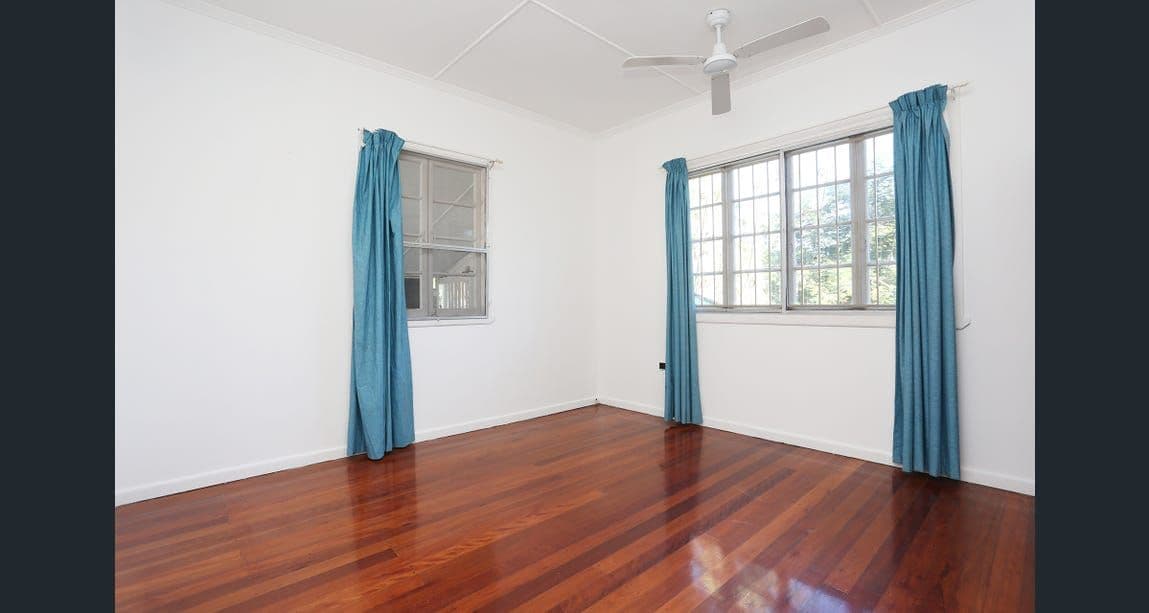 35 Gynther Avenue, Brighton QLD 4017, Brighton - Thumbnail 3