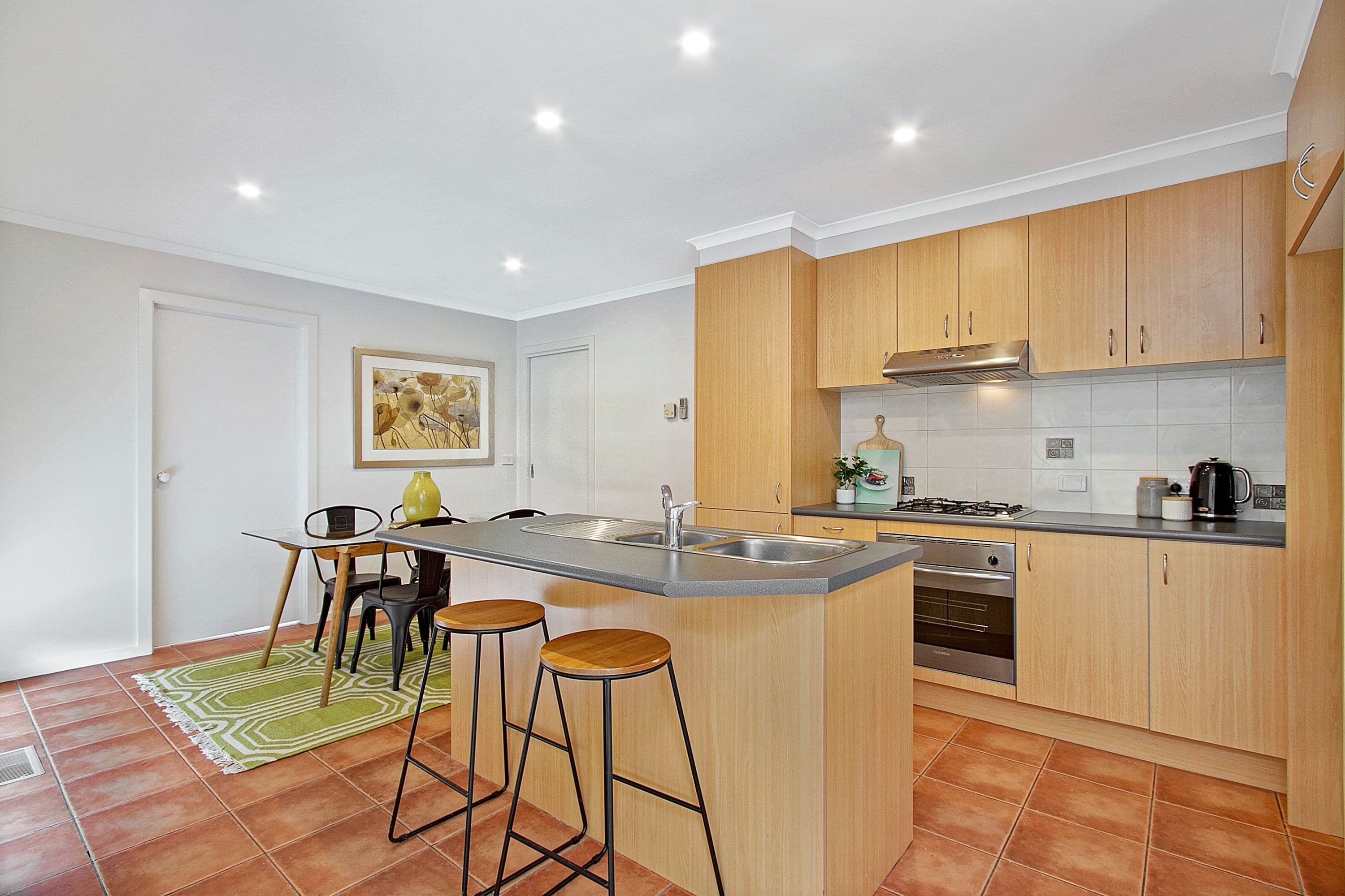 16 Mantung Crescent, Rowville VIC 3178, Rowville - Thumbnail 2