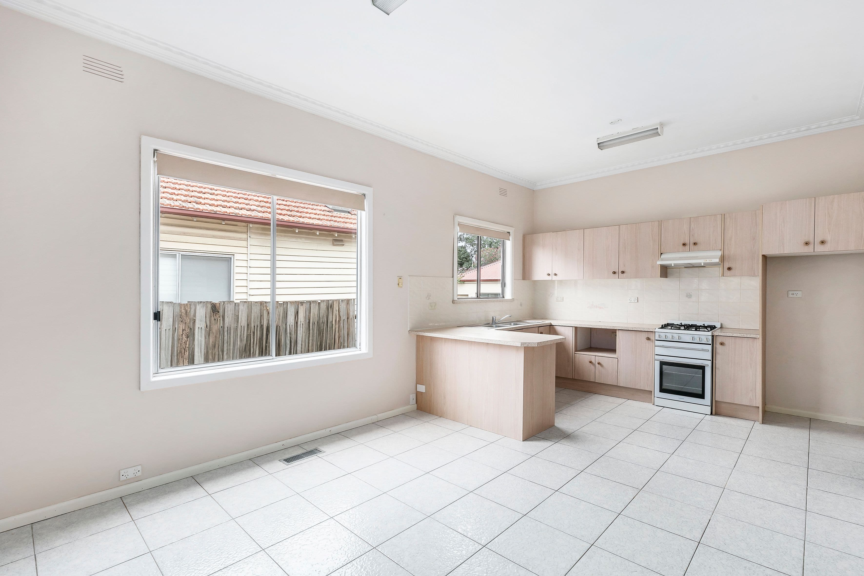 32 Fourth Avenue, Brunswick VIC 3056, Brunswick - Thumbnail 4