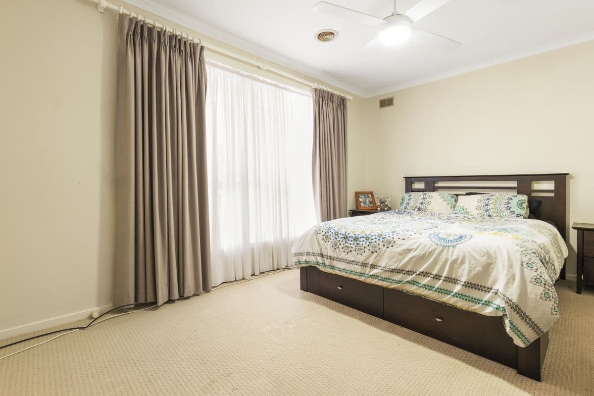 4 Tamarind Crescent, Werribee VIC 3030, Werribee - Thumbnail 5