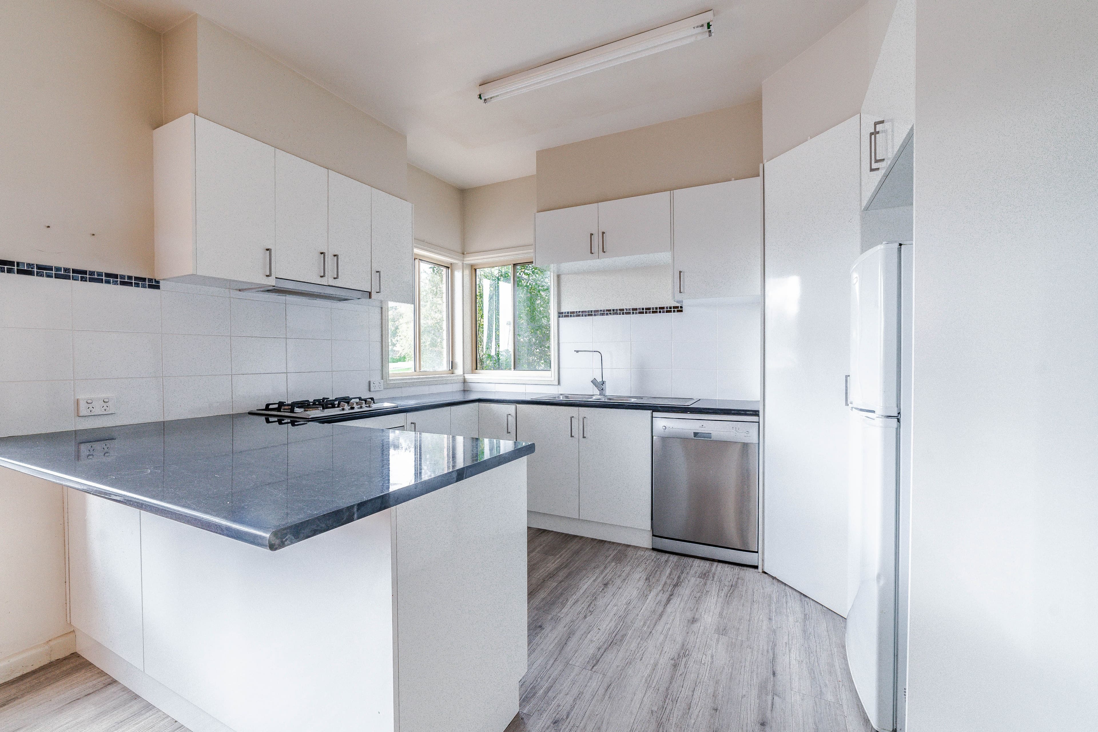 43 Holmes Road, Long Gully VIC 3550, Long Gully - Thumbnail 4