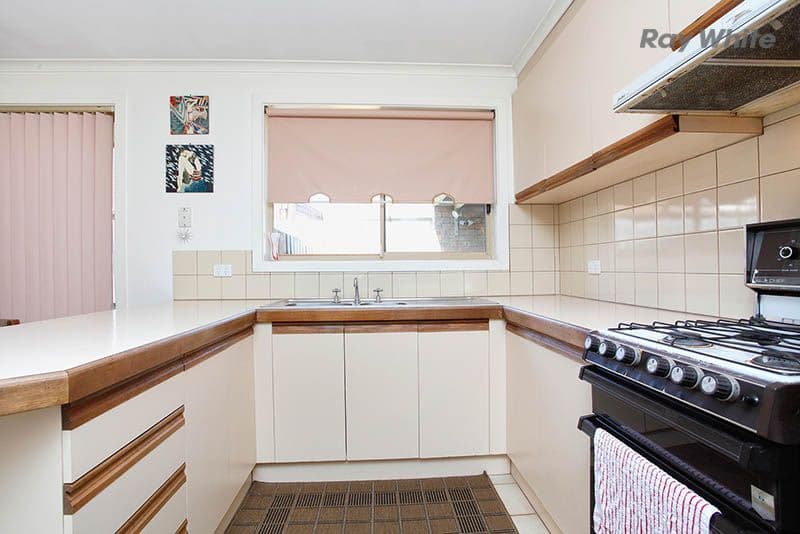 15a Lady Nelson Crescent, Altona Meadows VIC 3028, Altona Meadows - Thumbnail 3