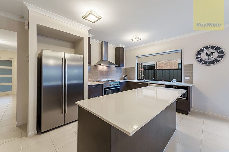 61 Wattletree Street, Craigieburn VIC 3064, Craigieburn - Thumbnail 2