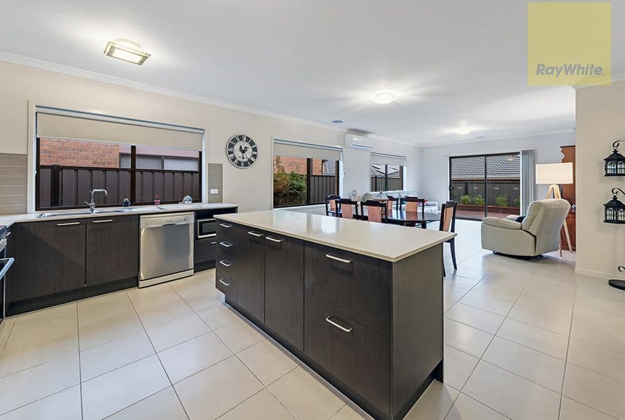 61 Wattletree Street, Craigieburn VIC 3064, Craigieburn - Thumbnail 4