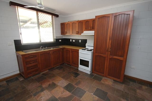 15 Clarke Crescent, KATHERINE NT 0850, Katherine - Thumbnail 2