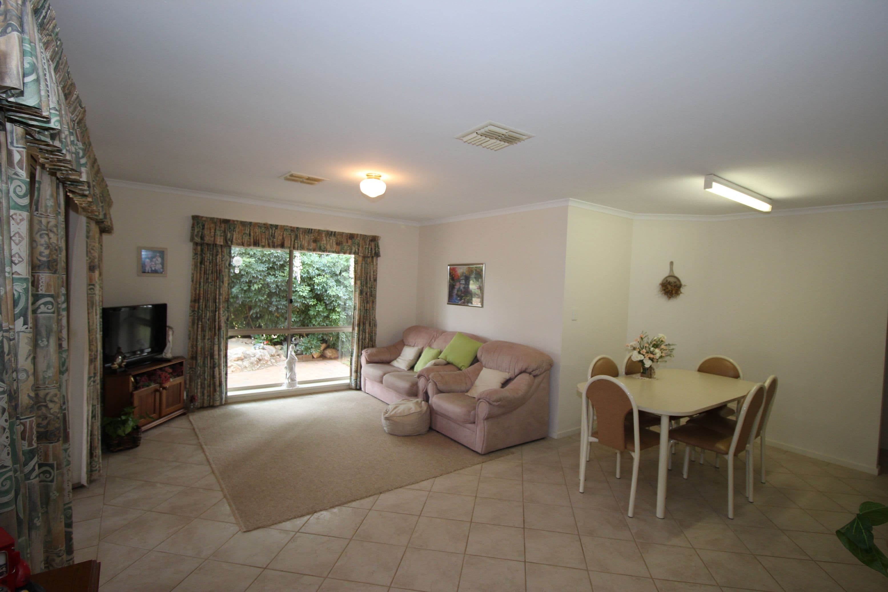 181 West Road, Waikerie SA 5330, Waikerie - Thumbnail 2