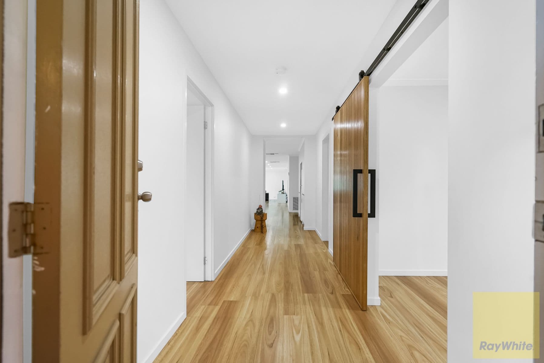 2 Northampton Crescent, Caroline Springs VIC 3023, Caroline Springs - Thumbnail 3