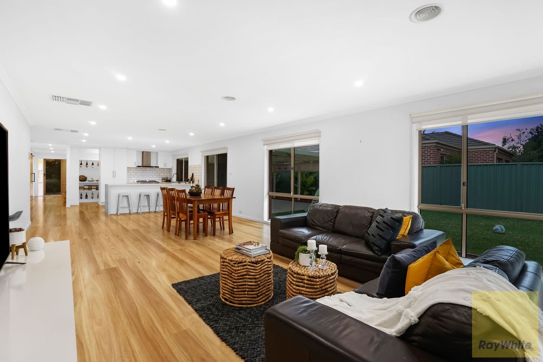 2 Northampton Crescent, Caroline Springs VIC 3023, Caroline Springs - Thumbnail 4